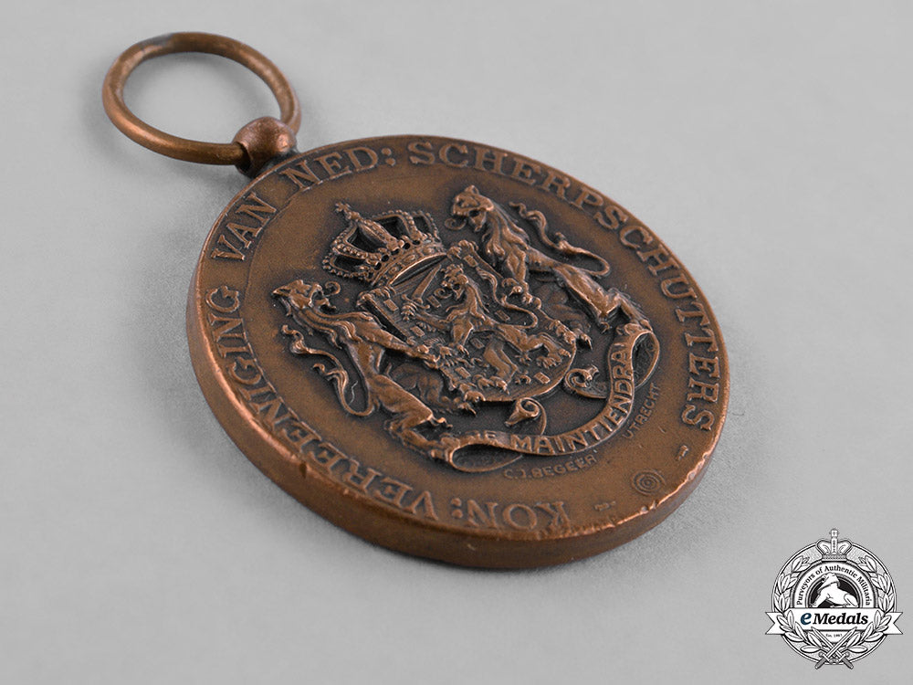 netherlands,_kingdom._an_association_of_dutch_sharpshooters_medal,_c.1915_c18-042576