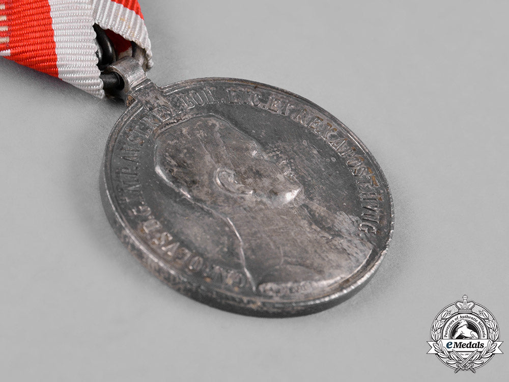 austria,_empire._two_bravery_medals,_by_kautsch,_c.1917_c18-042688