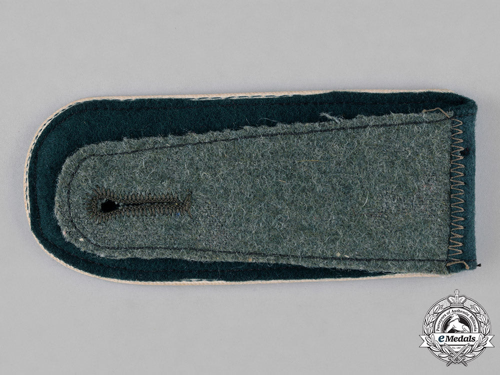 germany,_heer._a_großdeutschland_division_infantry_em_shoulder_strap_c18-042941