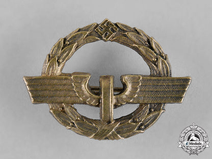 germany,_reichsbahn._a_very_rare_german_female_railway_staff_service_badge,_gold_grade,_c.1944._c18-042951