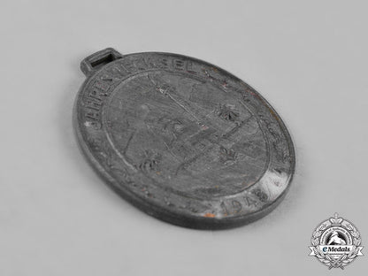 germany,_wehrmacht._a_rare_regimental_commemorative_medal_for_the1943/44_new_year_c18-042957