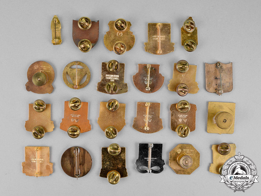 united_states.forty-_five_regiment_insignia_badges_c18-043058_1
