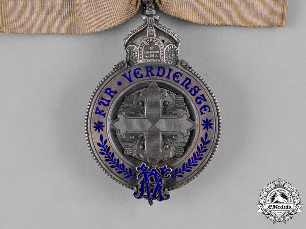 prussia,_kingdom._a_rare_variant_of_a_prussian_ladies_merit_cross,_silver_grade,_c.1900_c18-043075_1_1