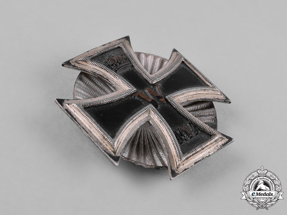 germany,_imperial._a1914_iron_cross,_i_class,_screwback_version_c18-043170