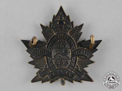 canada._a2_nd_quebec_regiment,1_st_depot_battalion_cap_badge,_type_i_with_french_legends_c18-043267