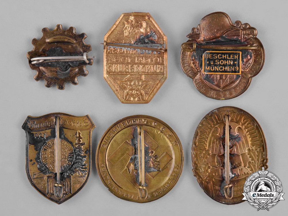 germany,_third_reich._a_lot_of_second_war_period_day_badges_c18-043277
