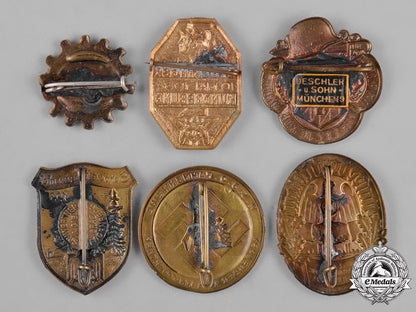 germany,_third_reich._a_lot_of_second_war_period_day_badges_c18-043277
