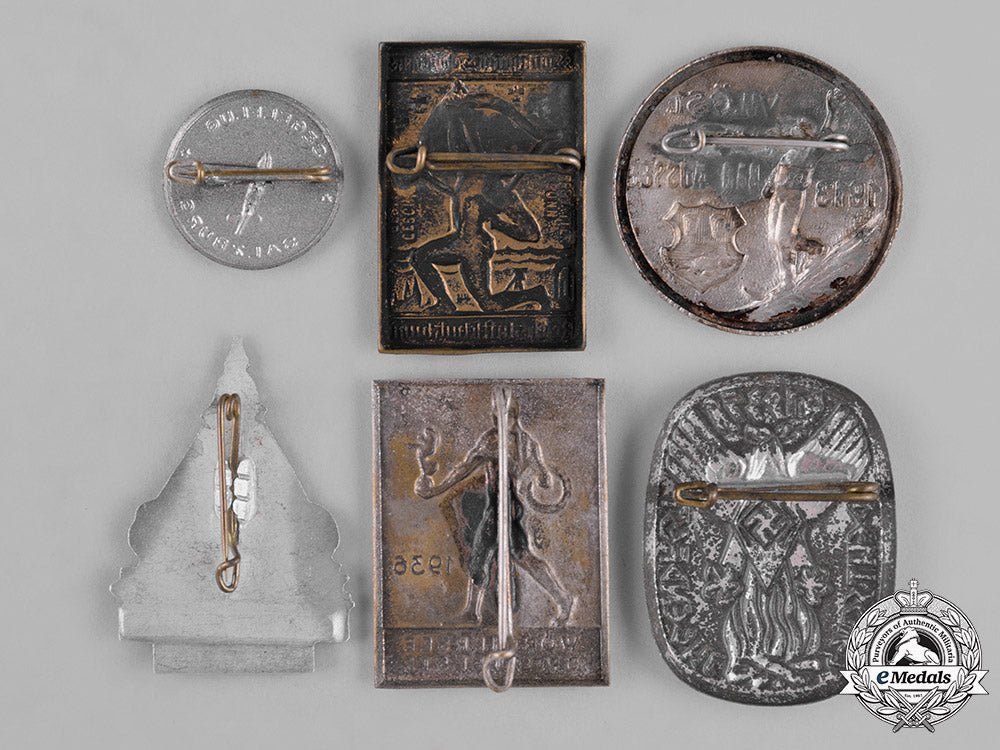 germany,_third_reich._a_lot_of_second_war_period_day_badges_c18-043287