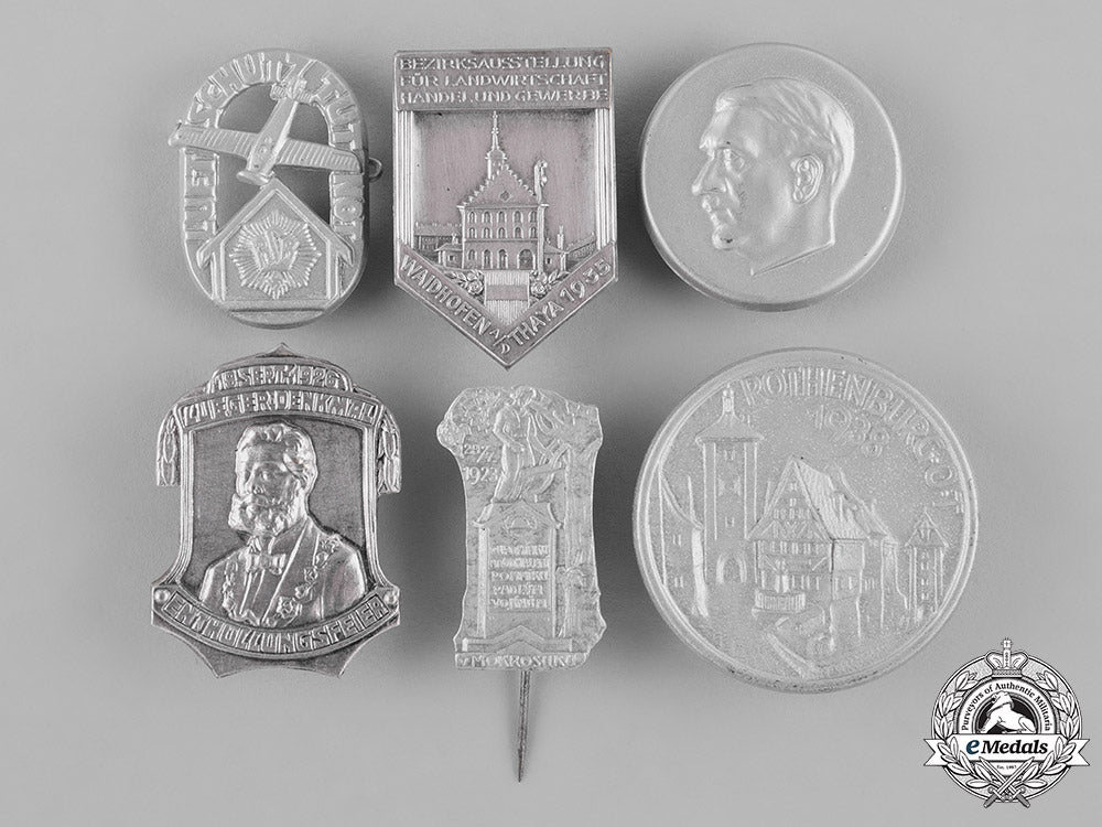 germany,_third_reich._a_lot_of_second_war_period_day_badges_c18-043340