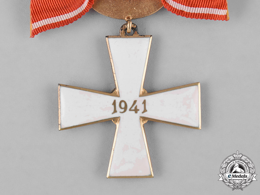 finland,_republic._an_order_of_the_cross_of_liberty,_ii_class,_c.1942_c18-043519_1_1_1_1_1_1