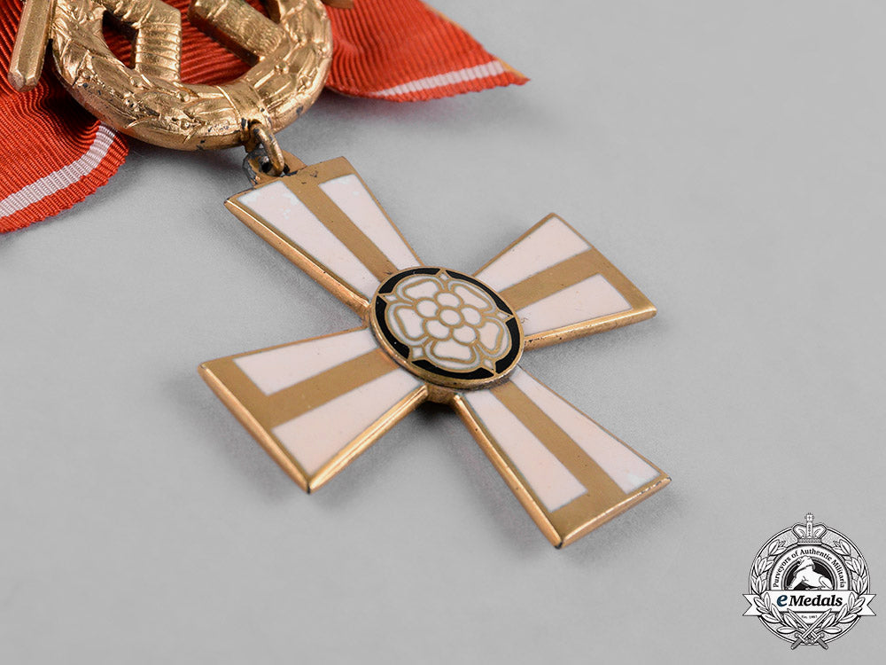 finland,_republic._an_order_of_the_cross_of_liberty,_ii_class,_c.1942_c18-043520_1_1_1_1_1_1