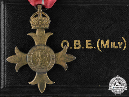 united_kingdom._a_most_excellent_order_of_the_british_empire,_officer_badge,_obe,_military_division_c18-043614