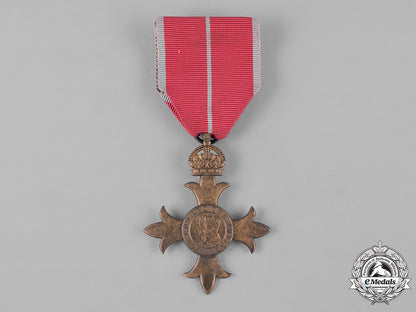 united_kingdom._a_most_excellent_order_of_the_british_empire,_officer_badge,_obe,_military_division_c18-043615