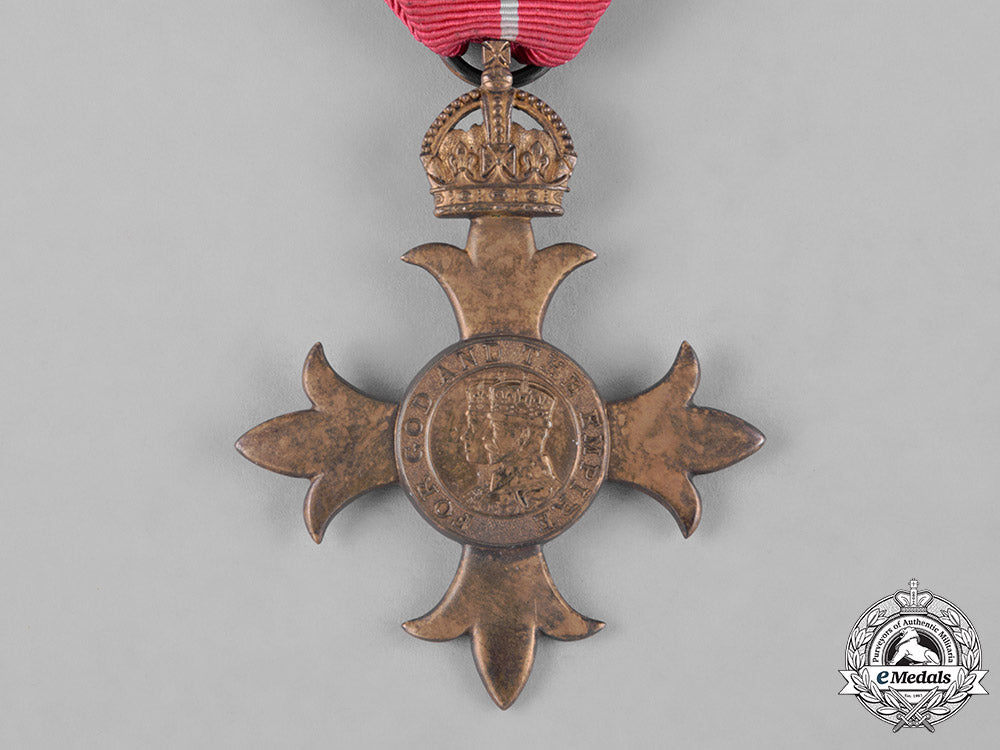 united_kingdom._a_most_excellent_order_of_the_british_empire,_officer_badge,_obe,_military_division_c18-043617
