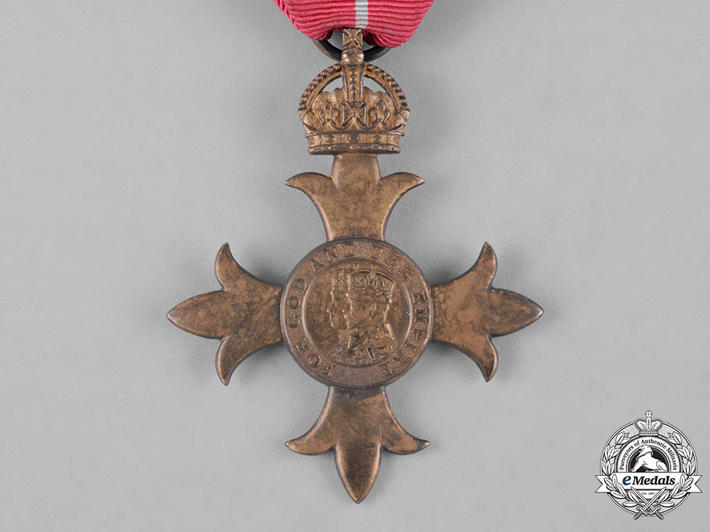 united_kingdom._a_most_excellent_order_of_the_british_empire,_officer_badge,_obe,_military_division_c18-043617
