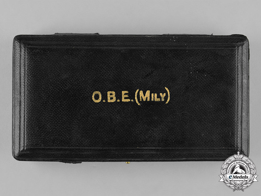 united_kingdom._a_most_excellent_order_of_the_british_empire,_officer_badge,_obe,_military_division_c18-043621