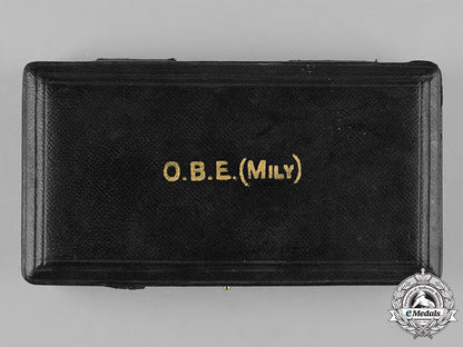 united_kingdom._a_most_excellent_order_of_the_british_empire,_officer_badge,_obe,_military_division_c18-043621