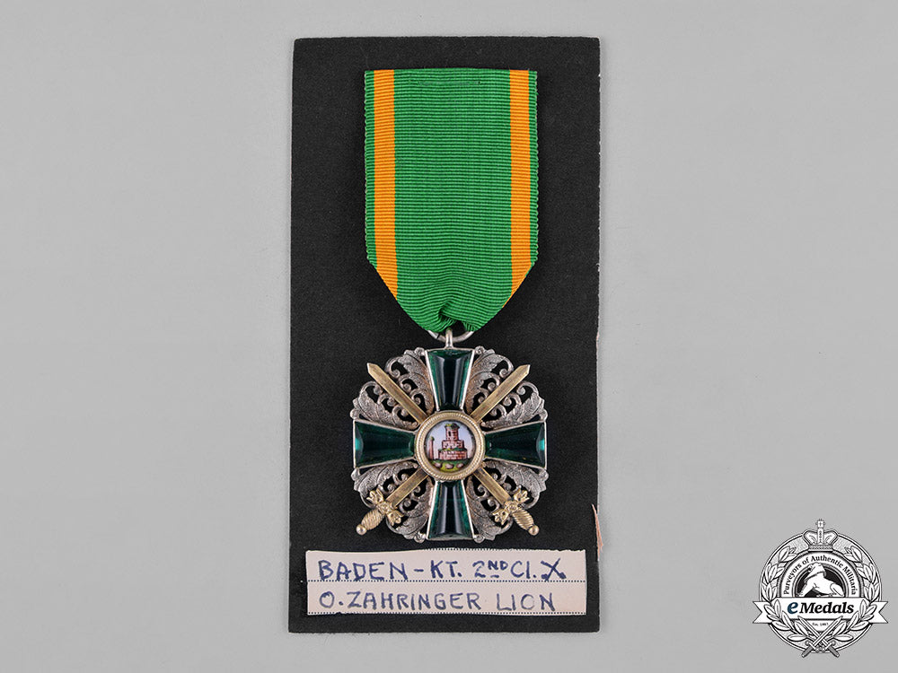 baden,_duchy._an_order_of_the_zähringer_lion,_ii_class_knight_with_swords,_c.1916_c18-043710