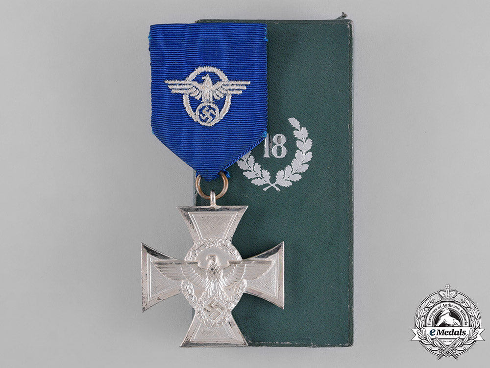 germany,_ordnungspolizei._a_police18-_year_long_service_cross_with_case_c18-043788_1