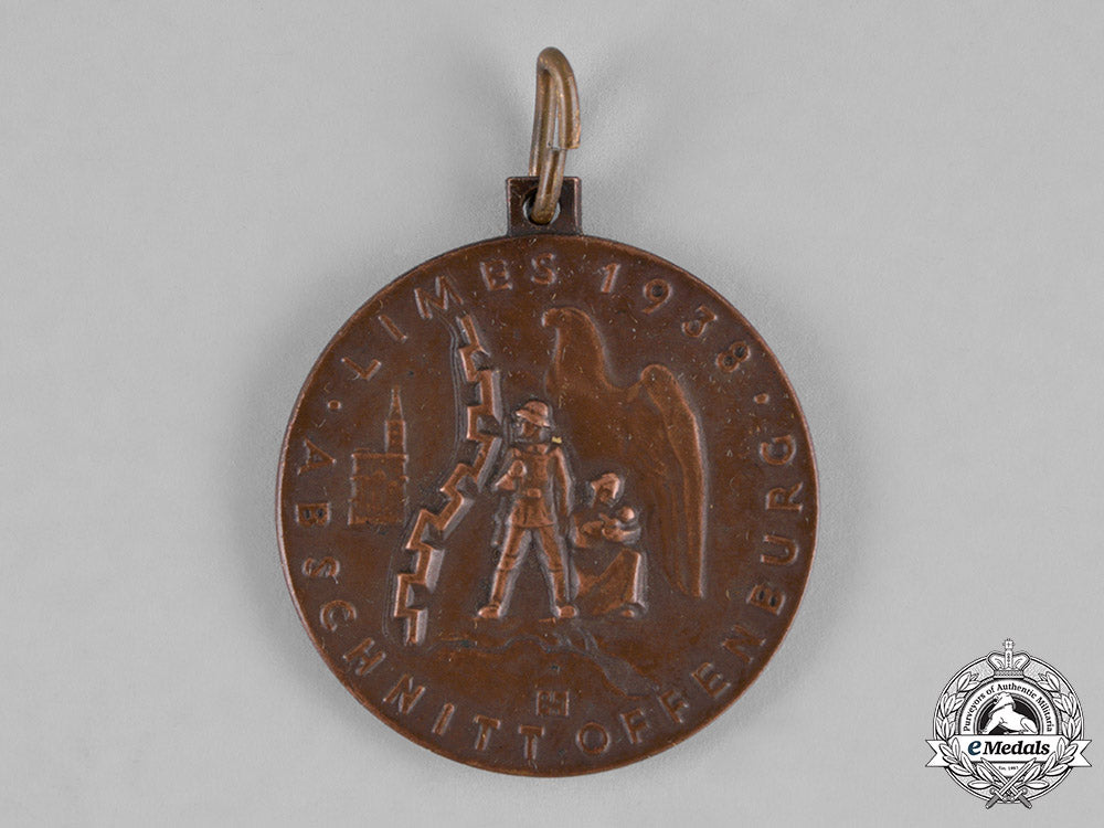 germany,_third_reich._a1938_west_wall_construction_participation_medal_c18-043836