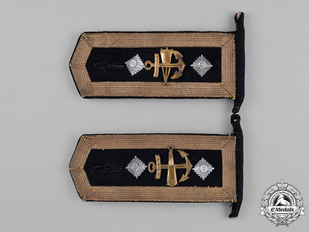 germany,_kriegsmarine._a_pair_of_oberfeldwebel_blocking_weapons_mechanic_shoulder_strap_c18-043874_1_1