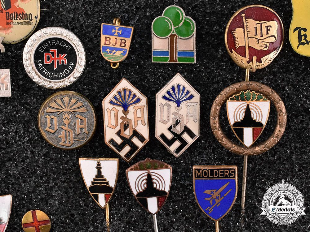 germany._a_large_group_of_badges_and_stick_pins_c18-043983