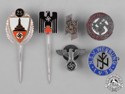 germany,_third_reich._a_lot_of_second_war_period_badges_c18-044023