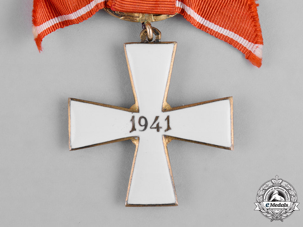 finland,_republic._an_order_of_the_cross_of_liberty,_military_division,_ii_class_c18-044163