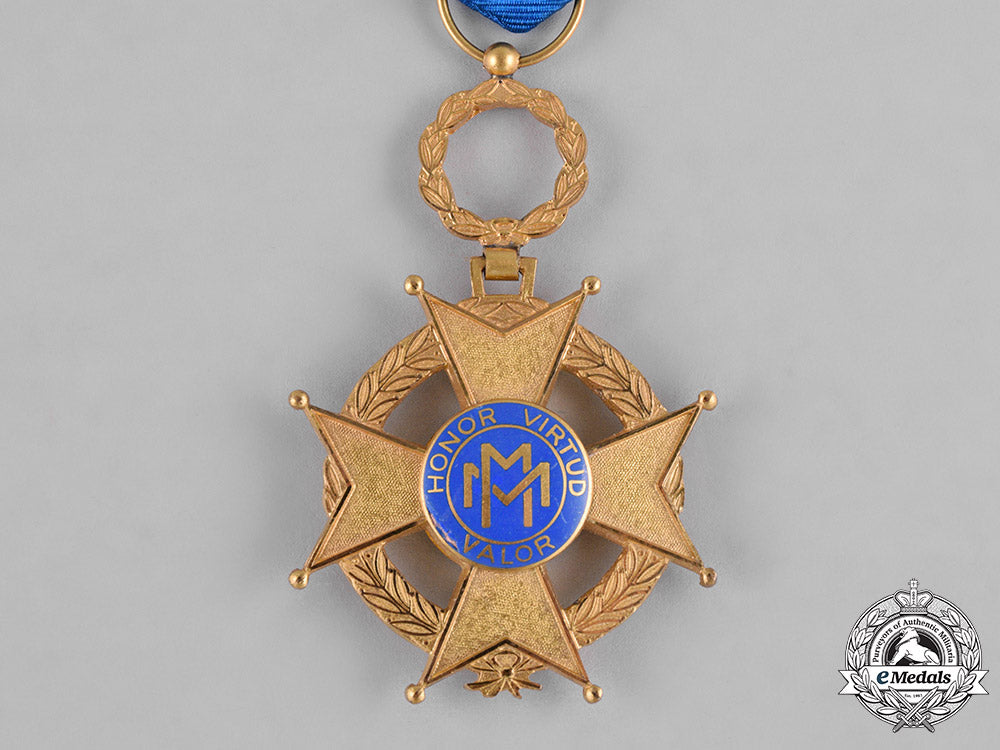 cuba,_republic._an_order_of_military_merit,_iv_class_knight_c18-044190