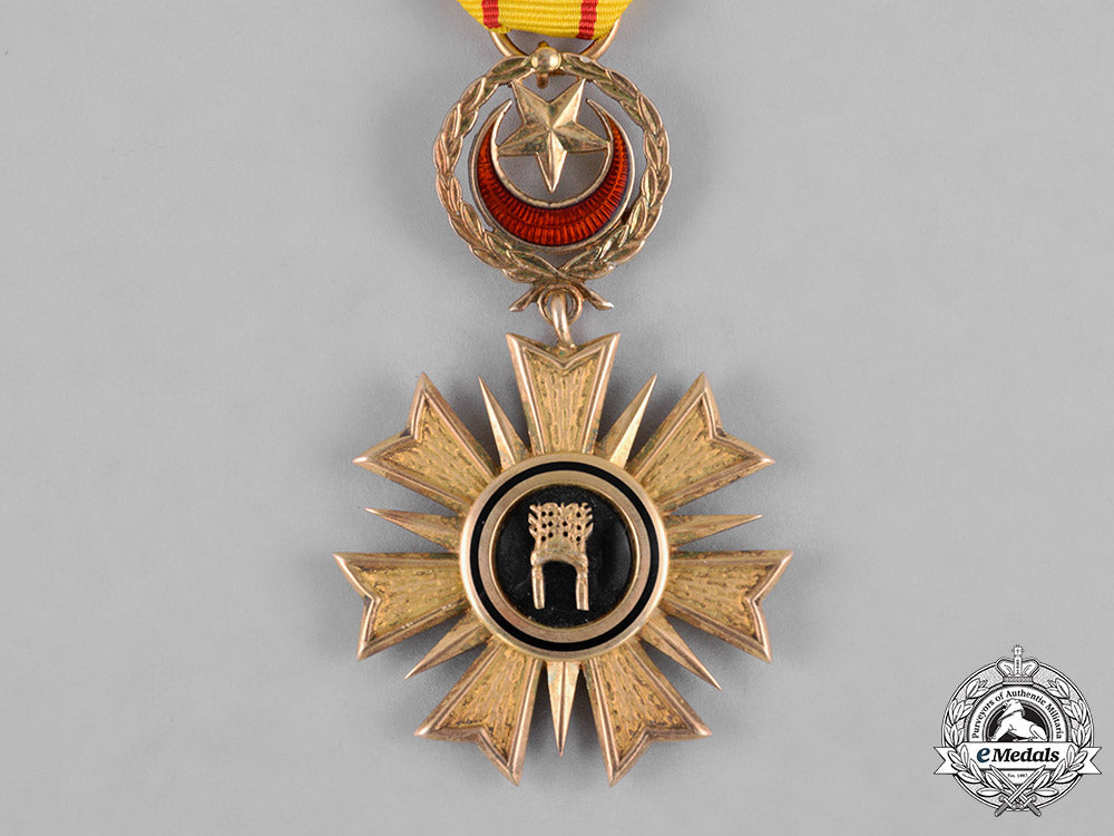 brunei._a_most_blessed_order_of_setia_negara_brunei,_iv_class_knight,_c.1960_c18-044201