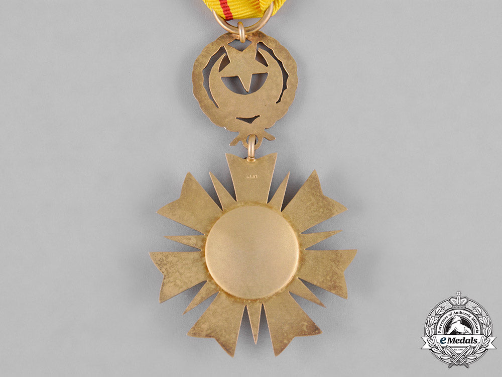 brunei._a_most_blessed_order_of_setia_negara_brunei,_iv_class_knight,_c.1960_c18-044202