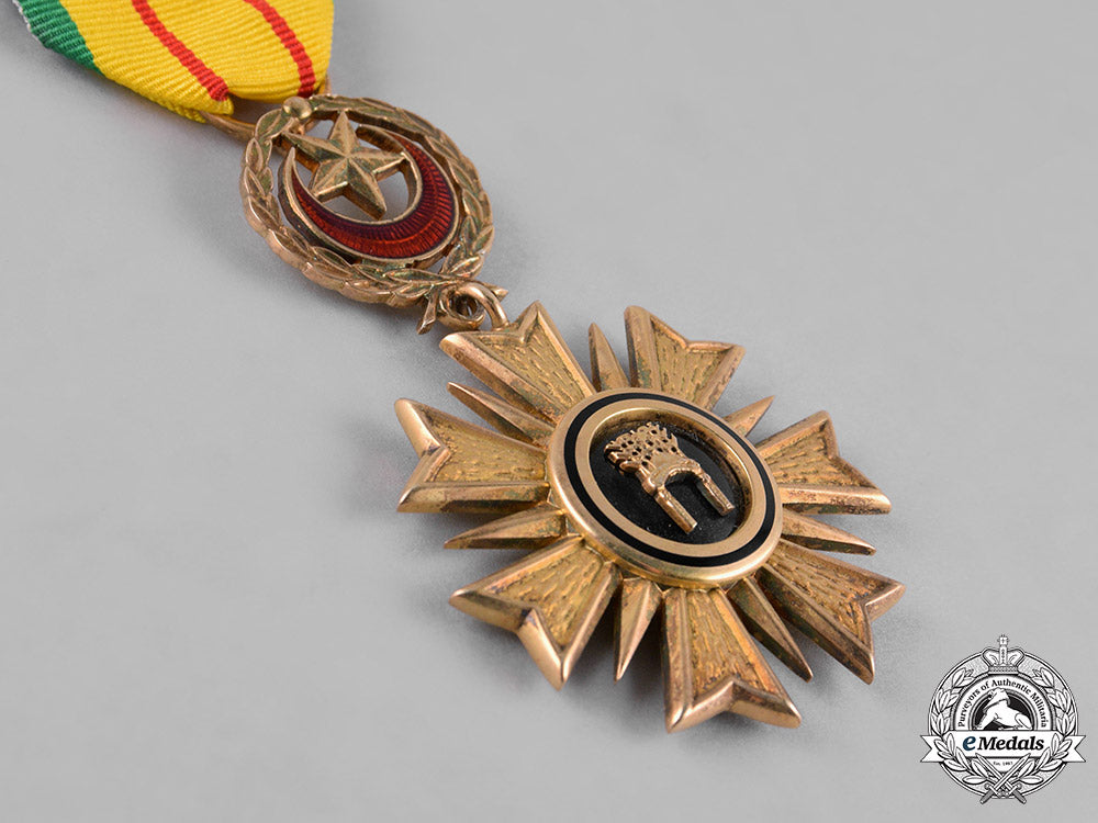 brunei._a_most_blessed_order_of_setia_negara_brunei,_iv_class_knight,_c.1960_c18-044203