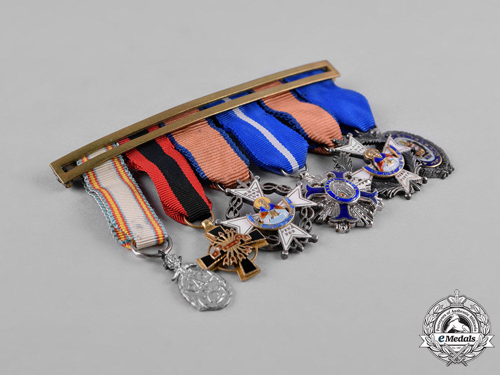 spain,_franco_period._a_miniature_group_of_six_medals&_decorations_c.1945_c18-044237_1_1
