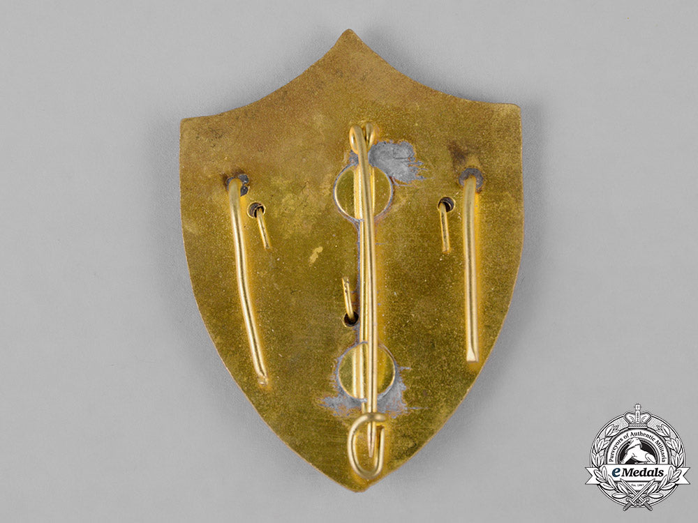 spain,_franco_period._a_spanish_students_league_of_the_falange_army_badge_c.1950_c18-044246