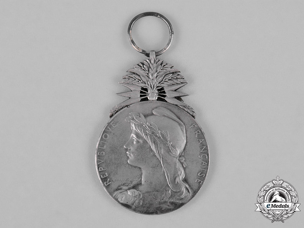madagascar,_french_colonial._a_madagascar_merit_medal,_ii_class_silver_grade,_by_a.bertrand,_c.1910_c18-044373