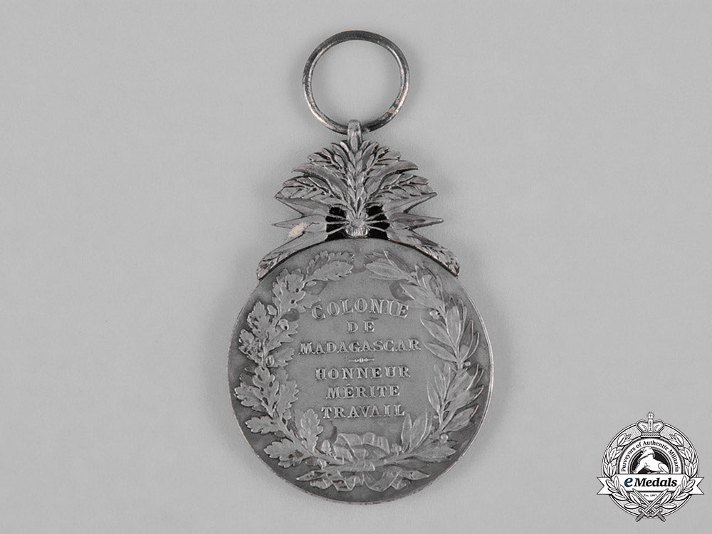 madagascar,_french_colonial._a_madagascar_merit_medal,_ii_class_silver_grade,_by_a.bertrand,_c.1910_c18-044374