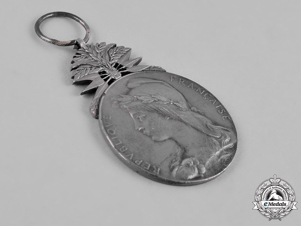 madagascar,_french_colonial._a_madagascar_merit_medal,_ii_class_silver_grade,_by_a.bertrand,_c.1910_c18-044375