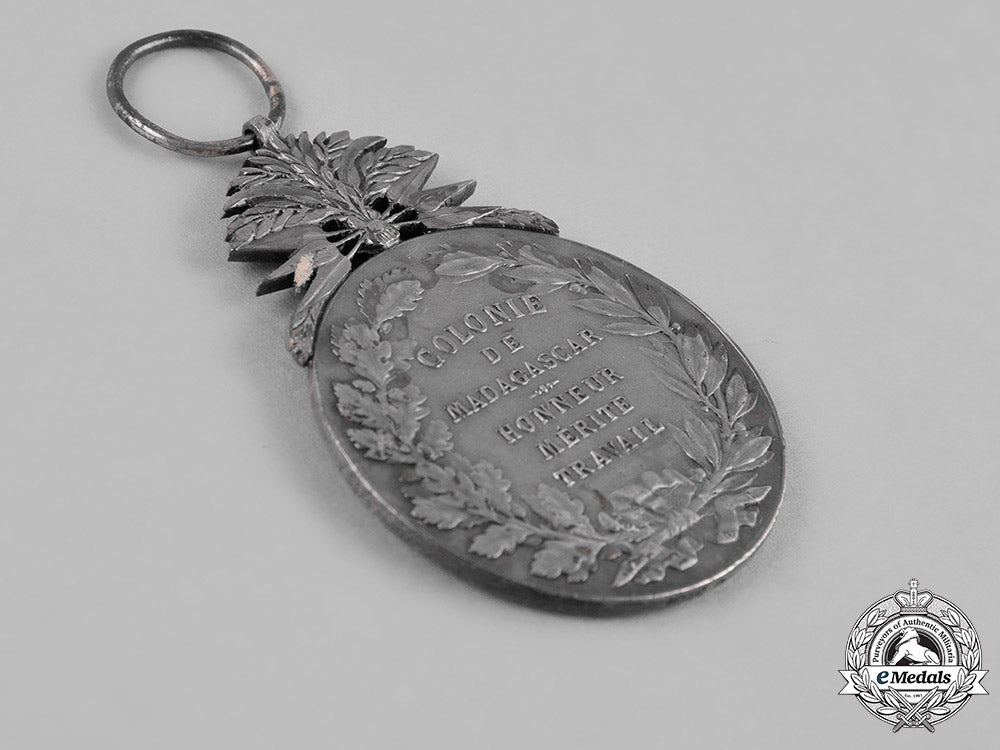 madagascar,_french_colonial._a_madagascar_merit_medal,_ii_class_silver_grade,_by_a.bertrand,_c.1910_c18-044376