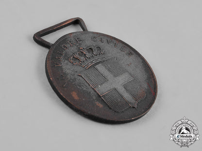 italy,_kingdom._three_medals_of_valour_c18-044401