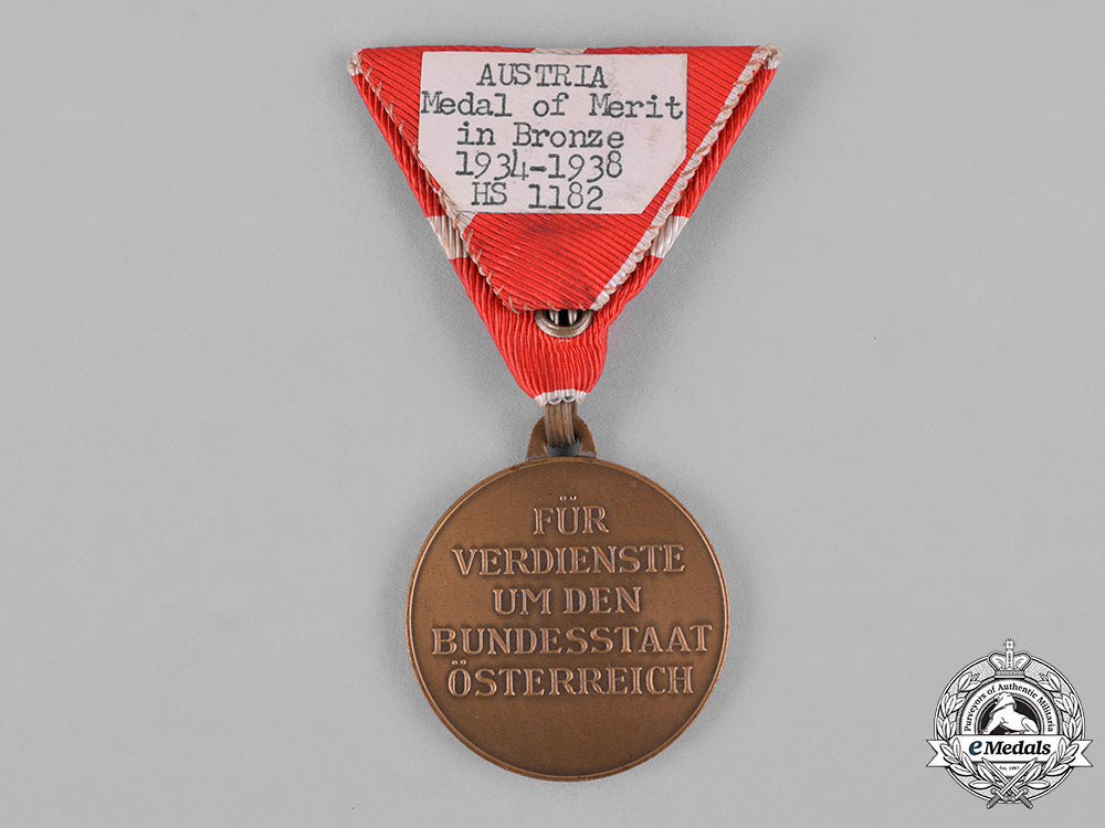 austria,_republic._a_merit_order,_medal_of_merit,_bronze_grade,_c.1935_c18-044452