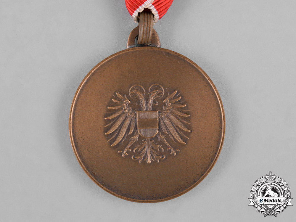 austria,_republic._a_merit_order,_medal_of_merit,_bronze_grade,_c.1935_c18-044453