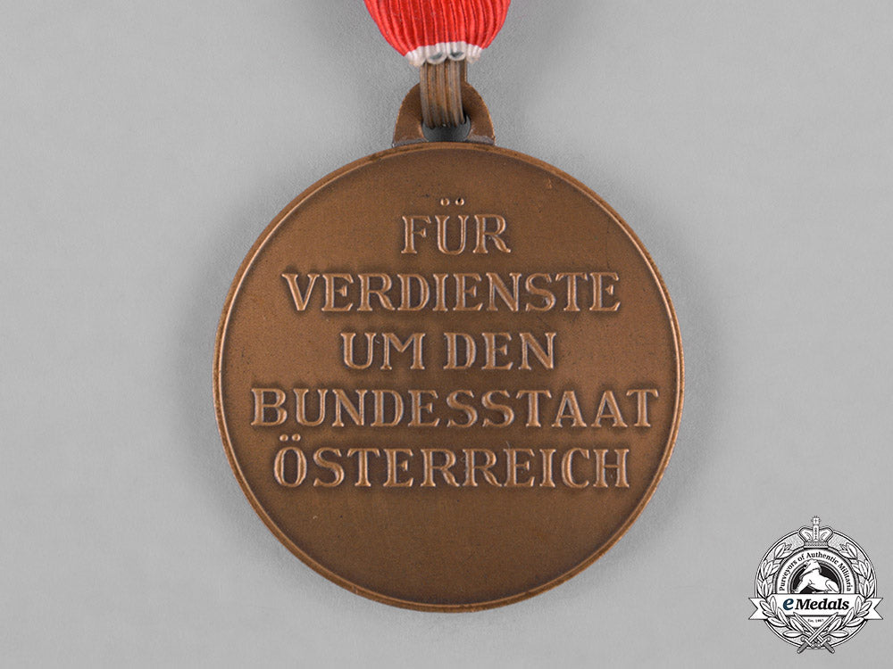 austria,_republic._a_merit_order,_medal_of_merit,_bronze_grade,_c.1935_c18-044454