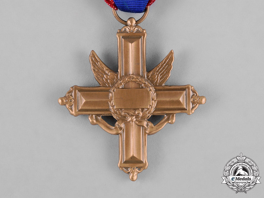 united_states._an_army_distinguished_service_cross,_c.1950_c18-044488_1