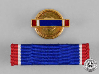 united_states._an_army_distinguished_service_cross,_c.1950_c18-044490_1