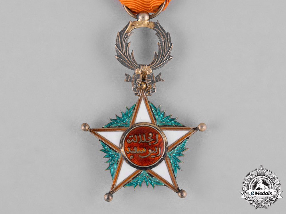morocco,_french_protectorate._an_order_of_ouissam_alaouite,_iv_class_officer,_c.1935_c18-044607