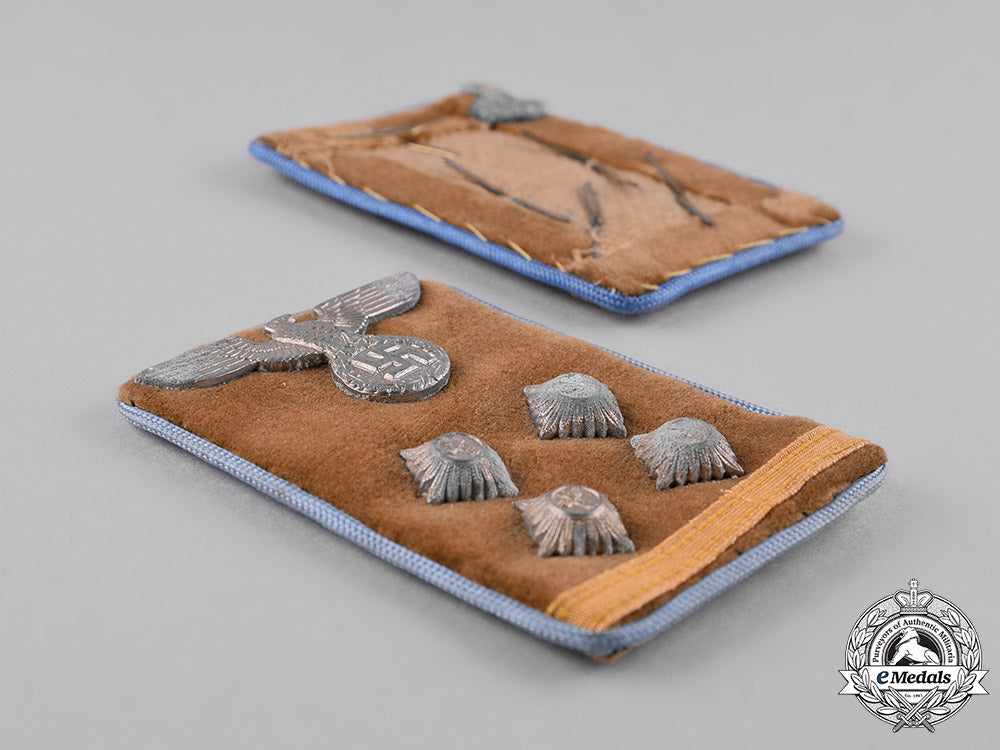 germany,_nsdap._a_pair_of_ortsgruppe_gemeinschaftsleiter_collar_tabs_c18-044692