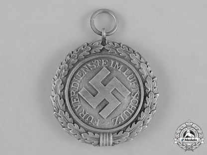 germany,_rlb._a_reich_air_protection_league(_rlb)_air_defence_medal,_second_class_c18-044743