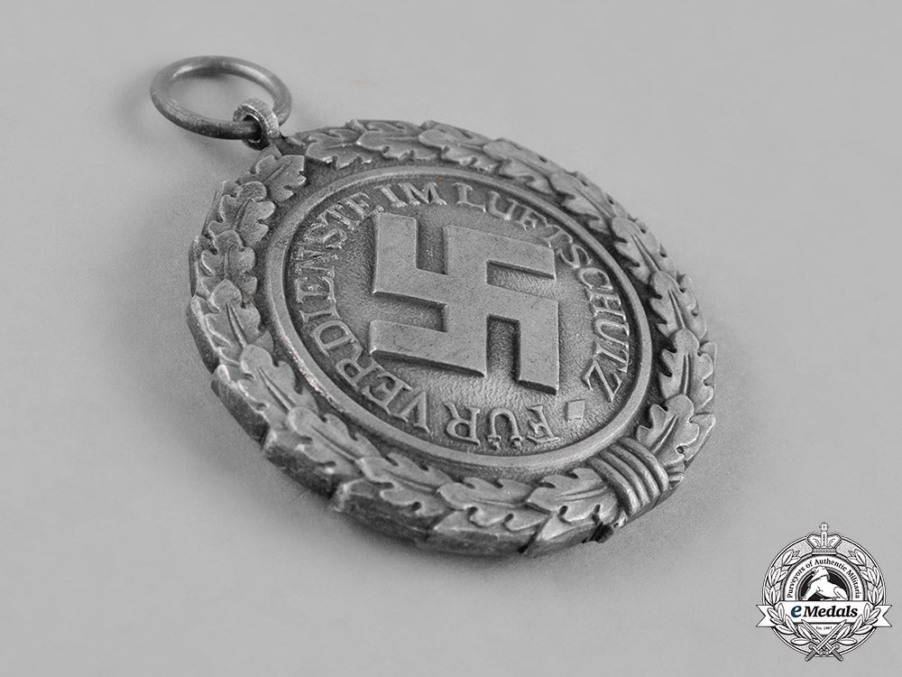 germany,_rlb._a_reich_air_protection_league(_rlb)_air_defence_medal,_second_class_c18-044745