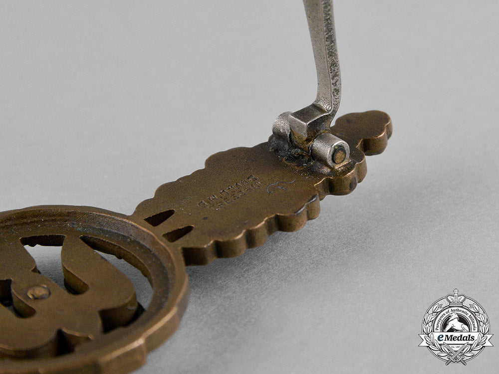 germany,_luftwaffe._a_bomber_pilot’s_clasp,_bronze_grade,_by_g.h._osang_c18-044761