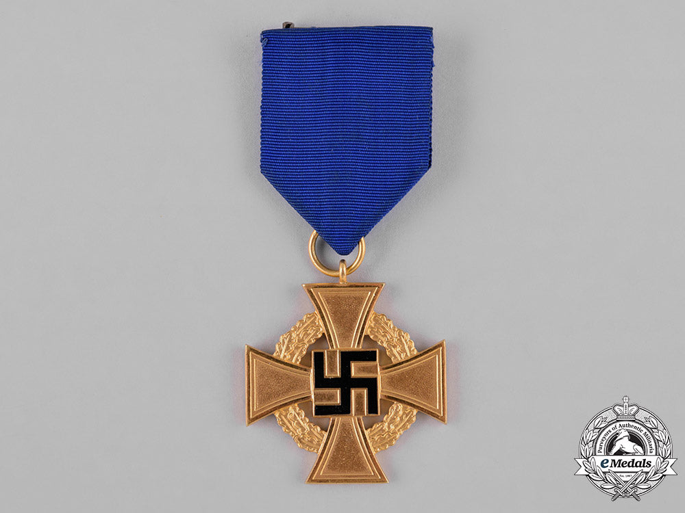 germany,_nsdap._a_cased40-_year_faithful_service_cross,_by_deschler&_sohn_c18-044778